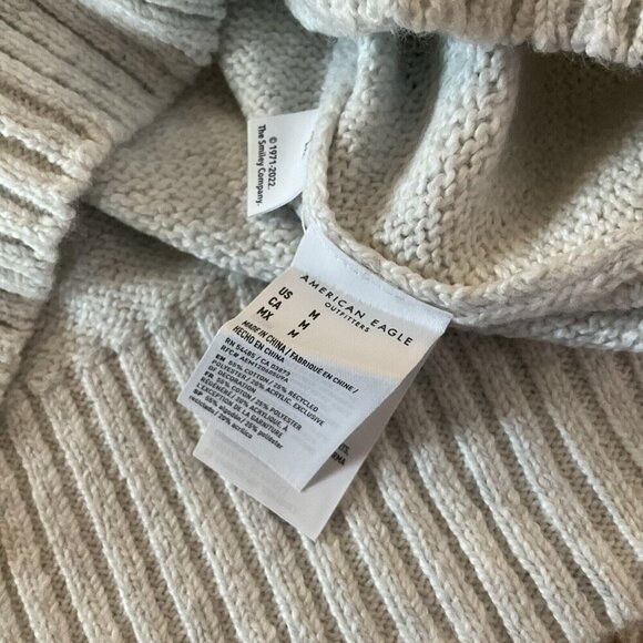 NWT American Eagle Outfitters Gray Smiley Graphic Mock Neck Sweater Medium M - Picture 9 of 10